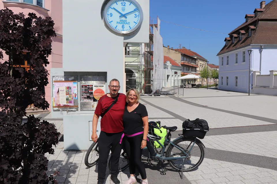 Fotografija uz članak „SVI PUTEVI VODE U PAKRAC Bračni par biciklima došao od Züricha do Pakraca“