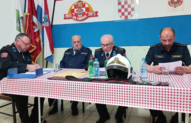 Fotografija uz članak „SKUPŠTINA VATROGASNE ZAJEDNICE PODRUČJA PAKRAC-LIPIK  T. Stokić: Iza nas je izazovna godina začinjena Covidom“