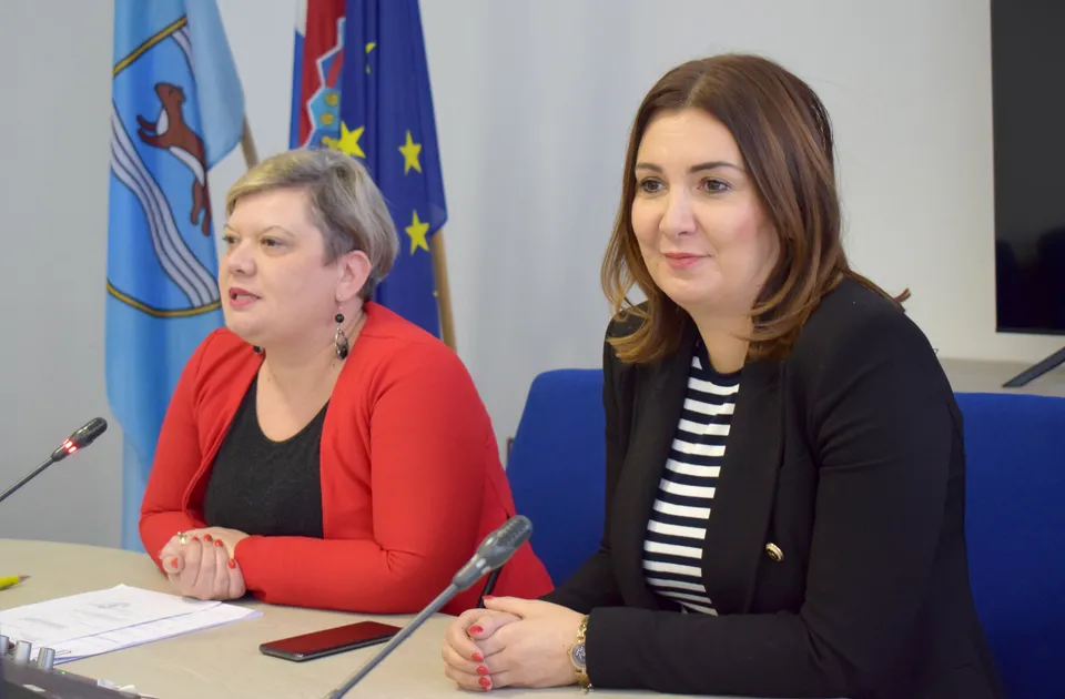 Fotografija uz članak „ŽUPANIJA POMAŽE PODUZETNIKE: Potpisani ugovori o potpori“
