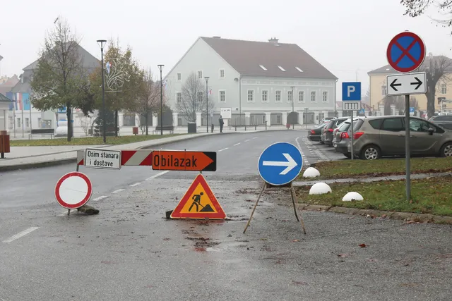 Fotografija uz članak „RADOVI NA TRGU B. JELAČIĆA Privremena prometna regulacija ostaje do 7. siječnja“