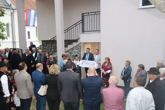 srbi naslovna