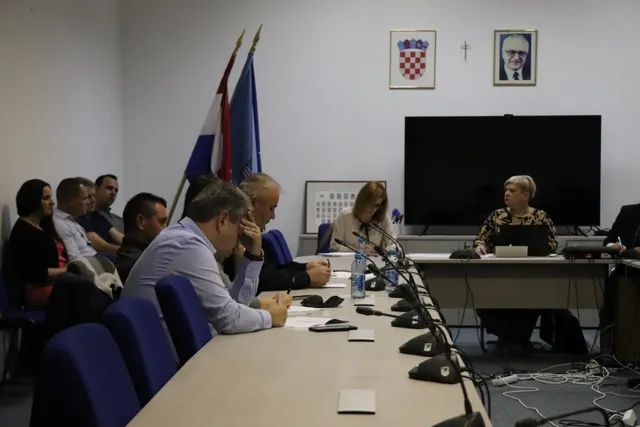 Fotografija uz članak „AKTUALNI SAT O napuštenim parcelama, liječničkom kadru i pješačkim prijelazima“