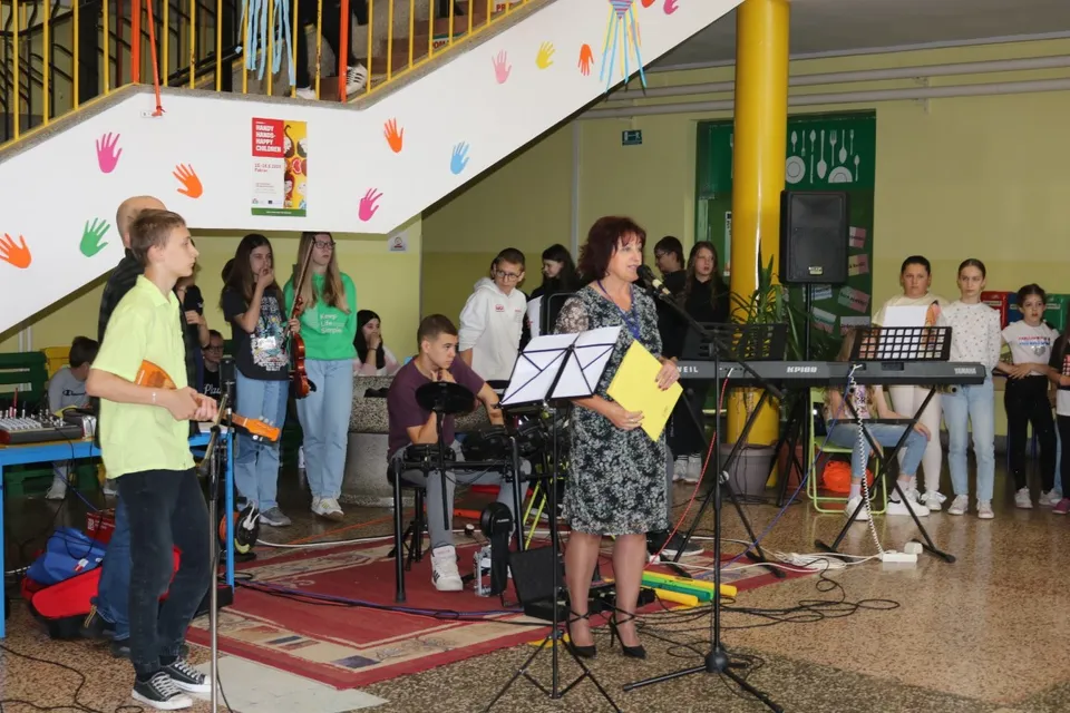 Fotografija uz članak „U SKLOPU MEĐUNARODNOG ERASMUS PROJEKTA Pakračka osnovna škola domaćin učiteljima i učenicima iz pet država“