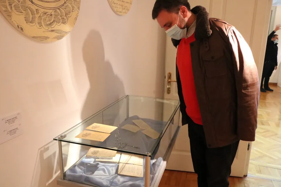 Fotografija uz članak „IZLOŽBA „KRUH NEBESKI“ U PAKRAČKOM MUZEJU Molitvenici kao svjedoci vremena“