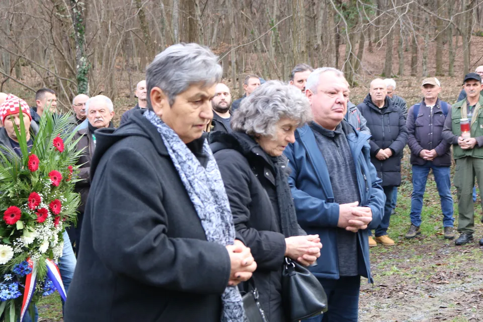 Fotografija uz članak „31. OBLJETNICA POGIBIJE MARIJANA KULHAVIJA I SUBORACA  Jokić: „Ostavili smo srce na bojištu“; M. Ivančić: „Ne dozvolite da nam ogade Hrvatsku!““
