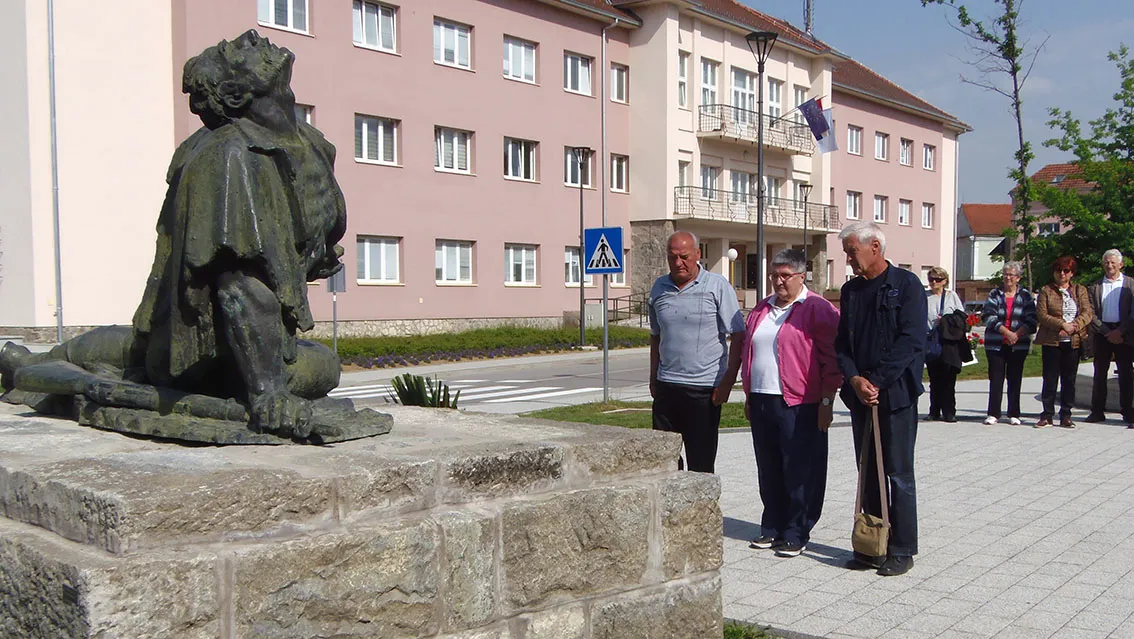 Fotografija uz članak „ANTIFAŠISTI OBILJEŽILI DAN EUROPE I POBJEDE NAD FAŠIZMOM Ideja antifašizma mora se braniti i obraniti“
