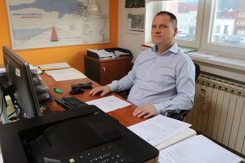 Fotografija uz članak „MARIJAN MALOGORSKI, PROČELNIK UPRAVNOG ODJELA ZA GRADITELJSTVO I KOMUNALNE DJELATNOSTI Teren je najbolji pokazatelj koliko se radi“