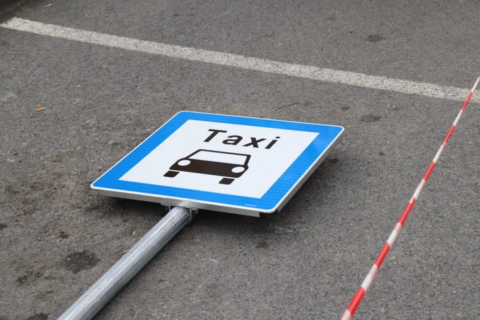 Fotografija uz članak „Novi taxi parking, jednosmjeran promet na parkingu kod sportske dvorane te dostavni parking ispred cvjećarnice Dalas“