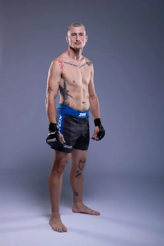 Fotografija uz članak „BRAVE 108 Ivan Kiš se 5. rujna bori u pulskoj Areni pred 10 tisuća gledatelja“