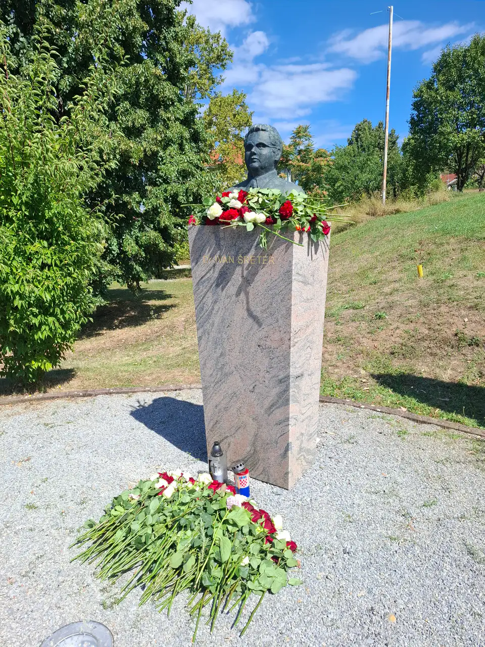 Fotografija uz članak „ZAVRŠNE SCENE „JEZIK NA SMRT“ Redatelj Bušić najavio prijedlog biskupu za proglašenje dr. Šretera mučenikom“