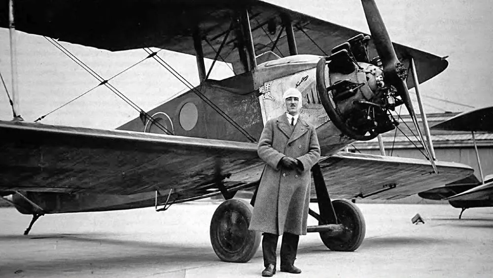 JosipModly pilot i konstruktor aviona
