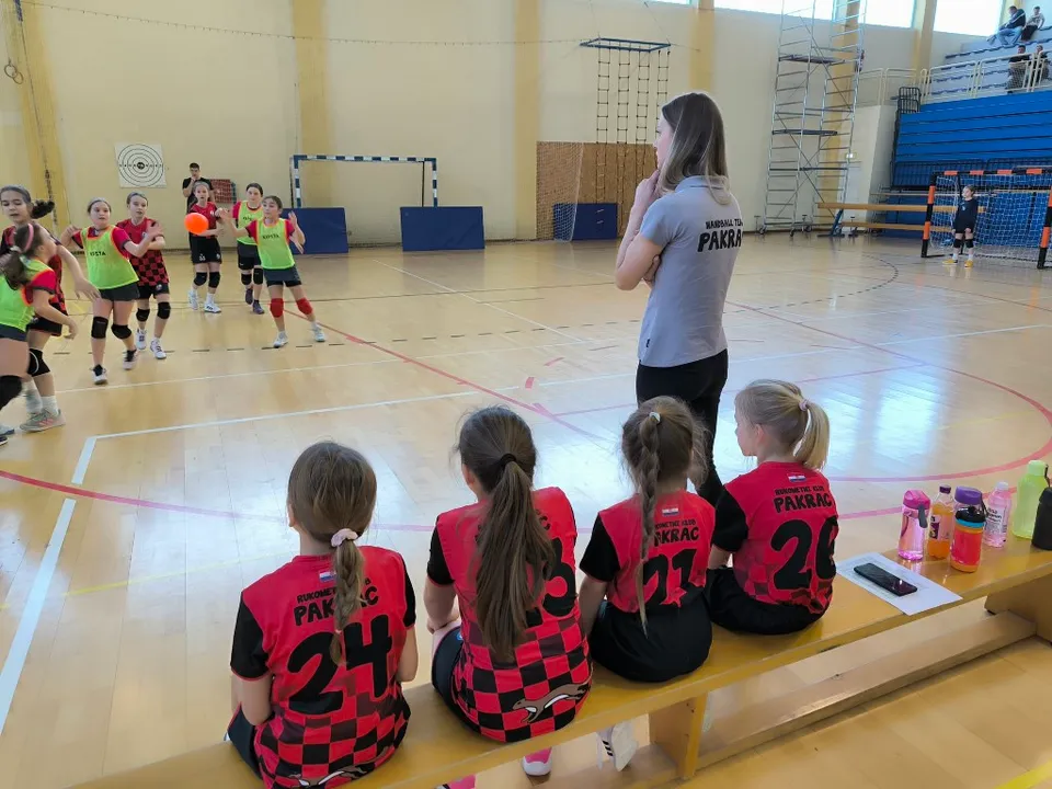 Fotografija uz članak „RUKOMET Poraz seniora u Mikanovcima, minićima plasman u „Ligu prvaka““