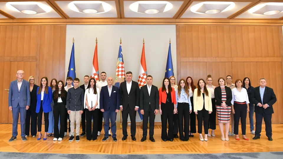 Fotografija uz članak „Brončani Niko Kalvi na prijemu kod predsjednika Zorana Milanovića“