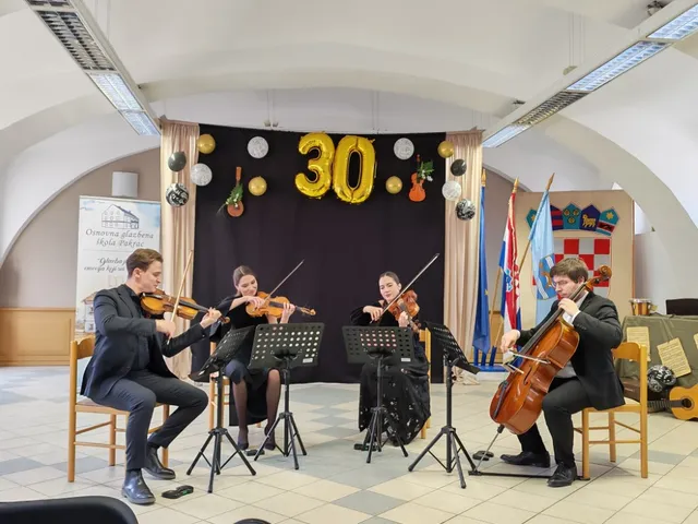 Fotografija uz članak „30 GODINA OGŠ PAKRAC Nastupio gudački „Major Quartet““