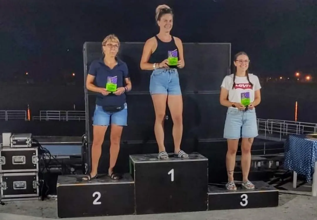 Fotografija uz članak „GRAWE NOĆNI MARATON Zapaženi rezultati obitelji Štrbac, Sendi na postolju“