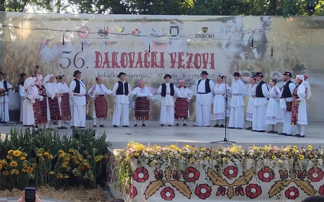 Fotografija uz članak „56. ĐAKOVAČKI VEZOVI Prekopakranska tradicija ponovo na đakovačkim ulicama“