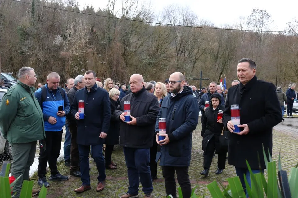 Fotografija uz članak „UDRUGA LOGORAŠA Obilježena 34. obljetnica najveće razmjene logoraša Bučja“