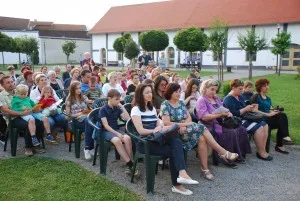 Fotografija uz članak „Glazbena večer u kuriji Janković: "Contesse" koncertom počastile Pakračane“