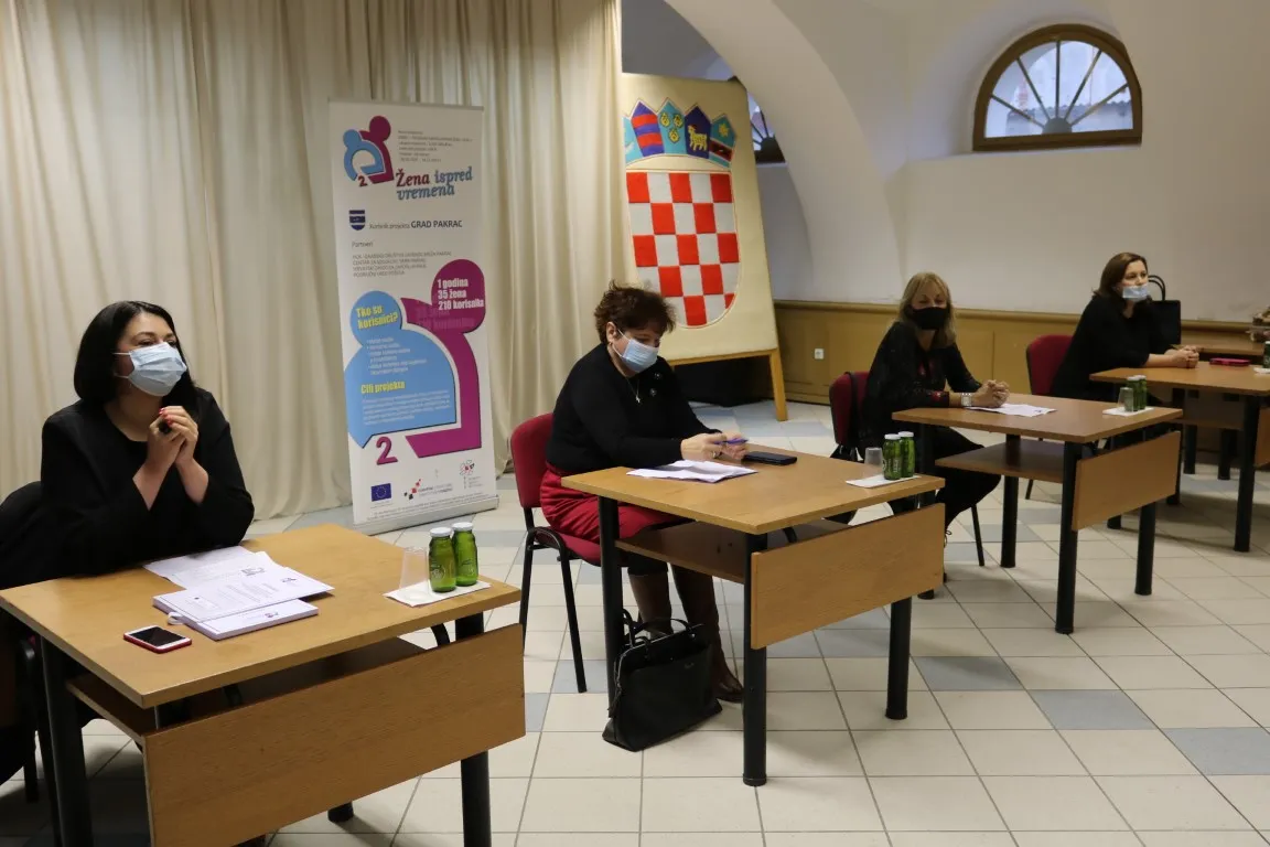 Fotografija uz članak „(PROMO) ZAVRŠNA KONFERENCIJA PROJEKTA „ŽENA ISPRED VREMENA“ Projektom zadovoljni i korisnici i zaposlenici“