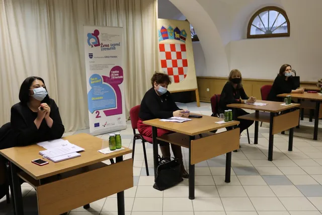 Fotografija uz članak „(PROMO) ZAVRŠNA KONFERENCIJA PROJEKTA „ŽENA ISPRED VREMENA“ Projektom zadovoljni i korisnici i zaposlenici“