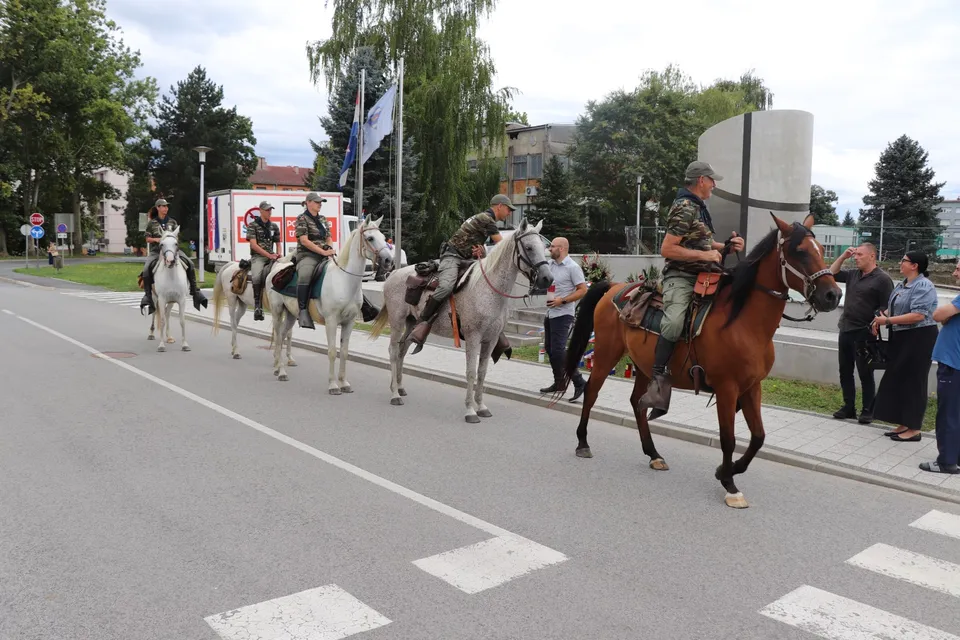 Fotografija uz članak „29. KONJIČKI MARATON ARAPSKIH KONJA Povodom Oluje posjetili Pakrac“