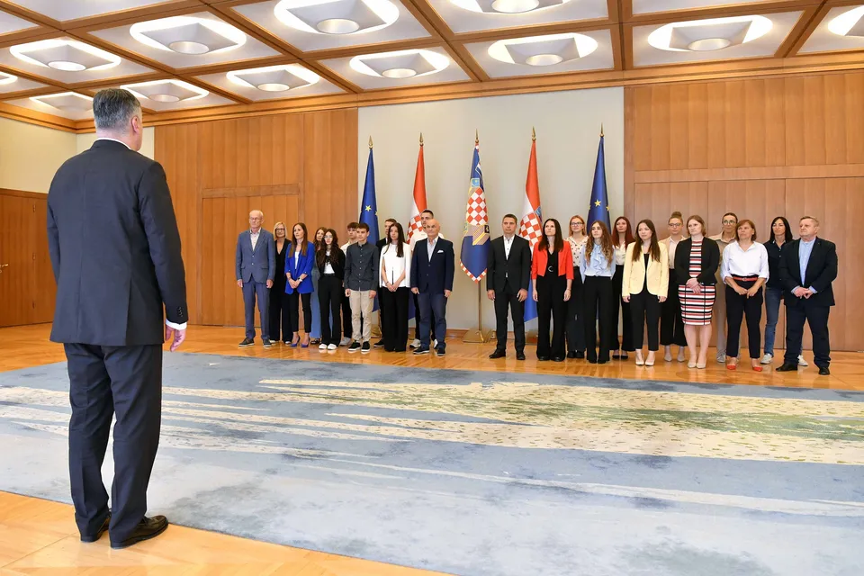 Fotografija uz članak „Brončani Niko Kalvi na prijemu kod predsjednika Zorana Milanovića“