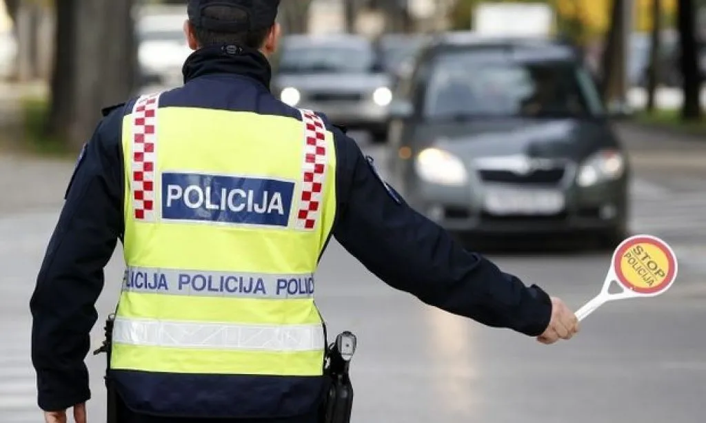 policija stop1 c