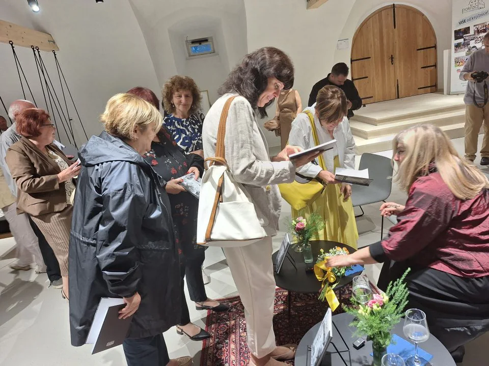 Fotografija uz članak „"PRIČE NEISPRIČANE" Nova zbirka poezije Mihajle Marčetić donosi snažna ratna sjećanja“