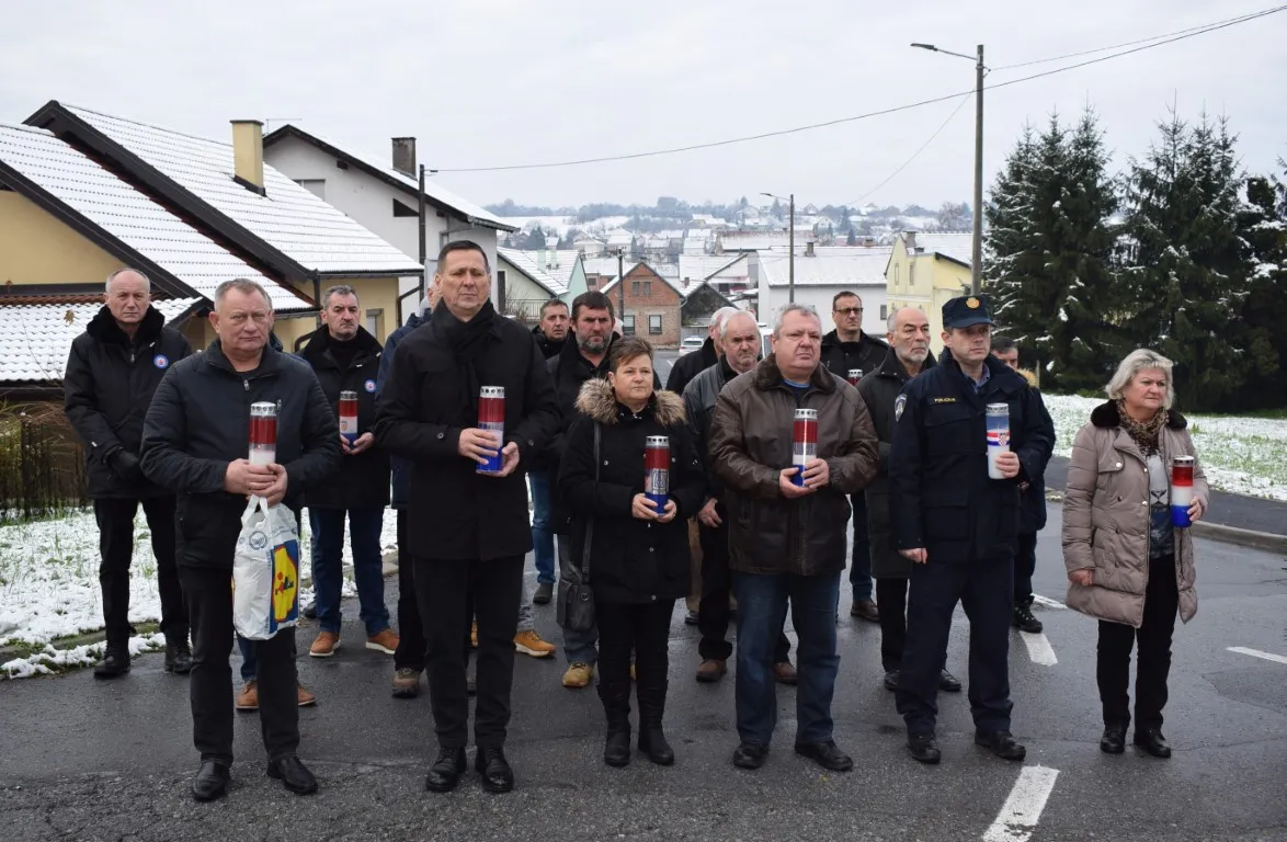 IZASLANSTVO PAKRACA