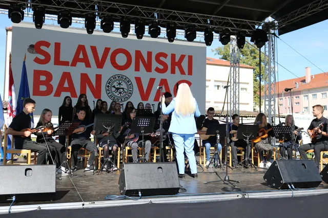 naslovna