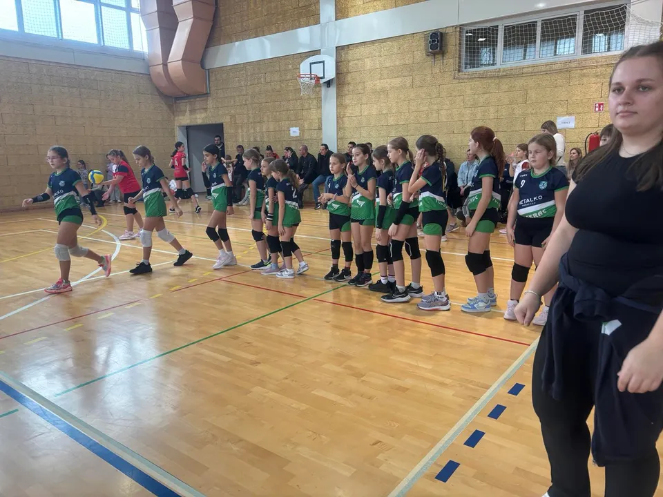 Fotografija uz članak „ODBOJKA Pakračanke odličnom igrom Čazmu skinule s vrha tablice“