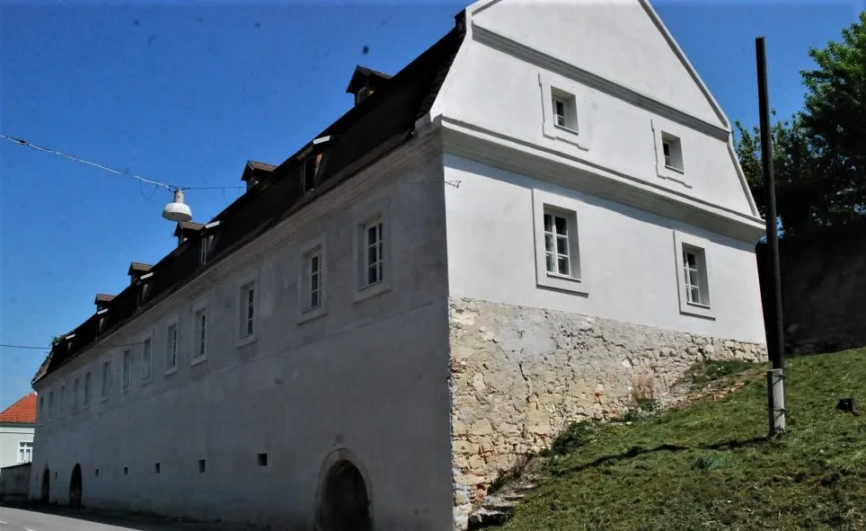 Ulična strana