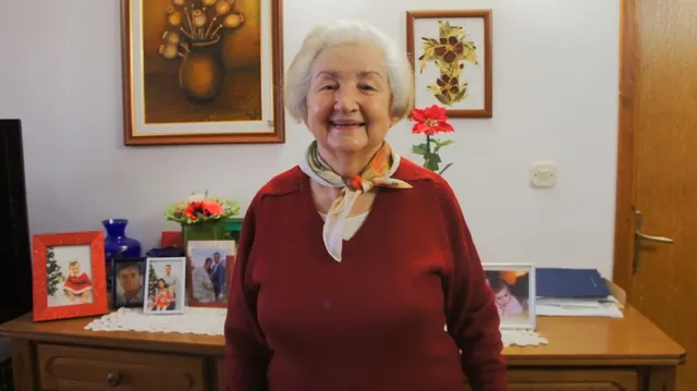 ruzica naslovna