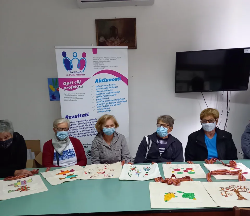 Fotografija uz članak „POSEBNI RAZREDNI ODJEL PAKRAČKE OSNOVNE ŠKOLE Mali kreativci na božićnom sajmu s vlastitim proizvodom“