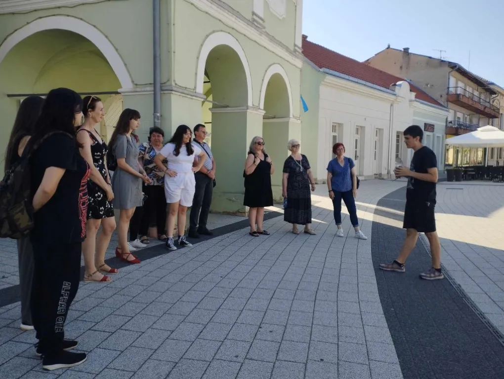 budi turist u svom gradu