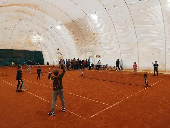 mini tenis naslovna
