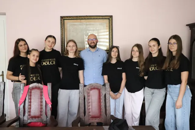 Fotografija uz članak „PLESNI KLUB „DOLCE“ KOD GRADONAČELNIKA Nastup za kraj uspješne sezone“