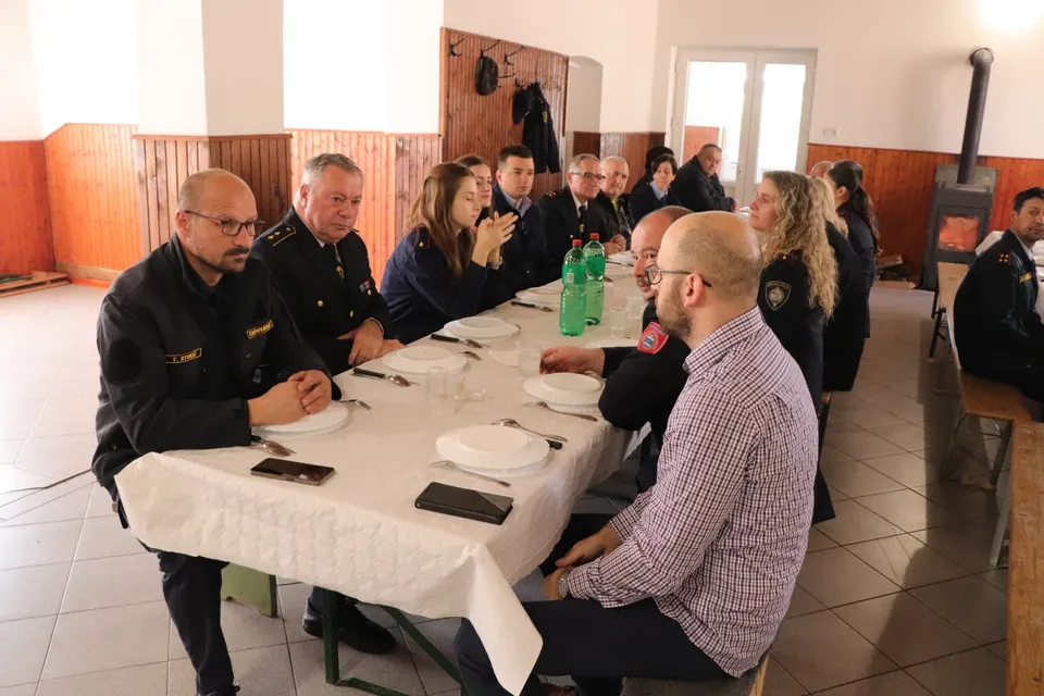 Fotografija uz članak „SKUPŠTINA DVD V. BANOVAC Karlo i Mateo Rek preuzeli zapovjedničke štafete“