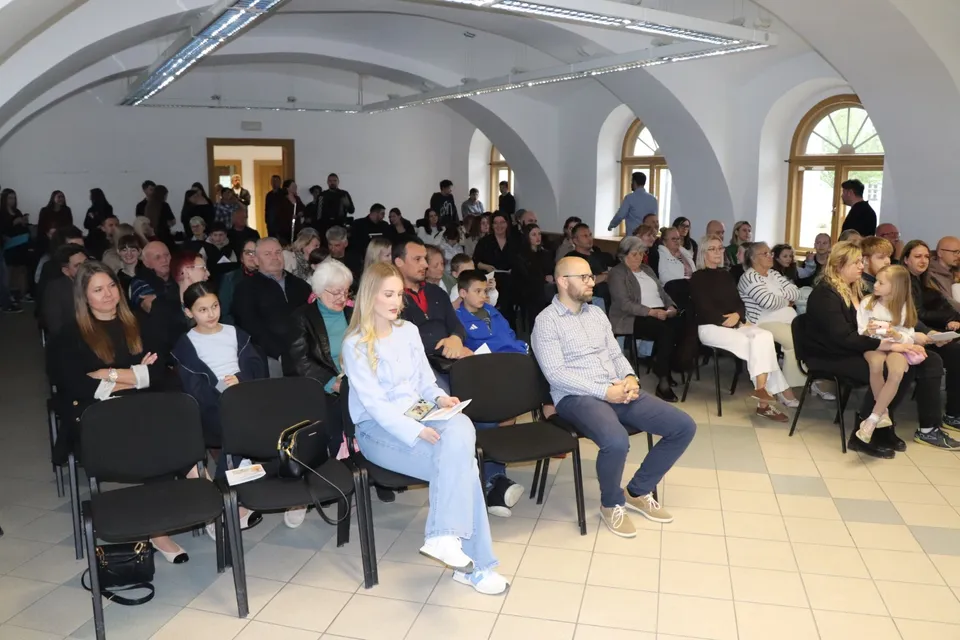 Fotografija uz članak „OGŠ PAKRAC Malo za promjenu, instrumenata se uhvatili bivši učenici“
