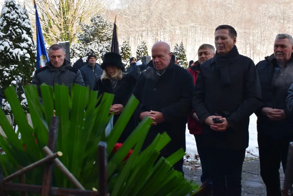 Fotografija uz članak „KOMEMORACIJA KOD BRUSNIKA Žrtvu branitelja nikada ne smijemo zaboraviti“