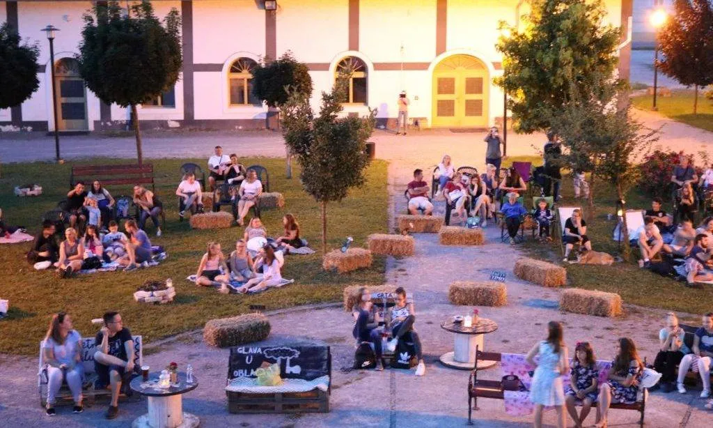 kino dvoriste