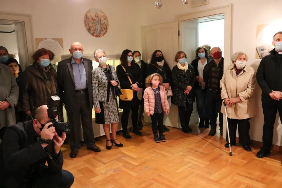 Fotografija uz članak „IZLOŽBA „KRUH NEBESKI“ U PAKRAČKOM MUZEJU Molitvenici kao svjedoci vremena“