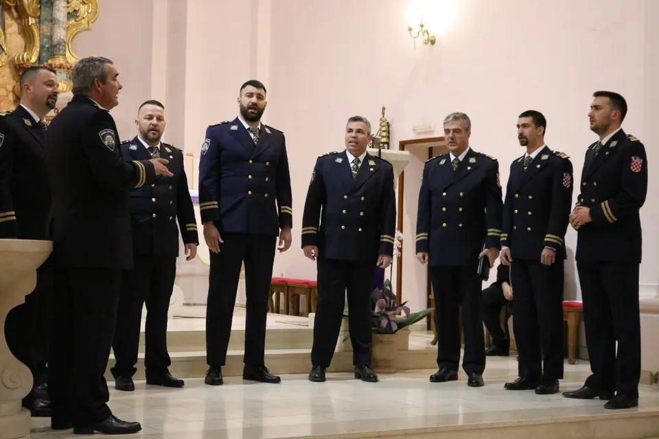 Fotografija uz članak „PAKRAČKA CRKVA UBDM Koncertom i paljenjem baklji obilježen početak Domovinskog rata“
