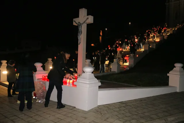 svijece naslovna
