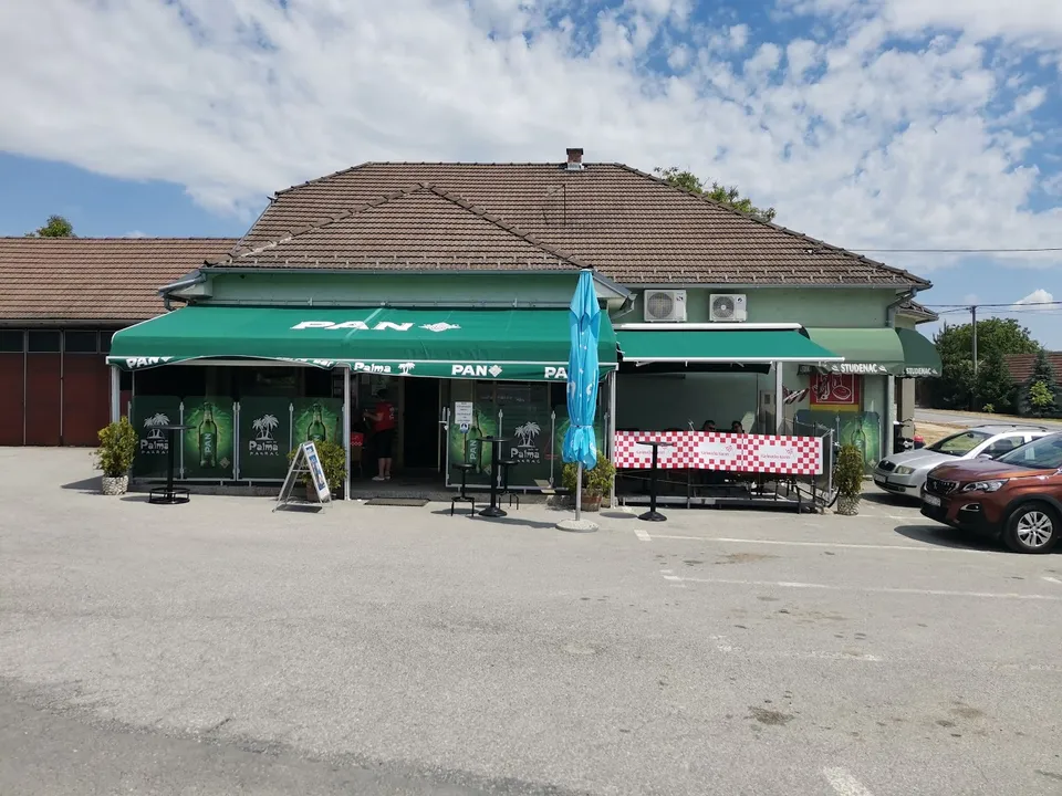 Fotografija uz članak „KAFIĆI POZIVAJU NAVIJAČE Grad opet navlači kockasto odijelo“