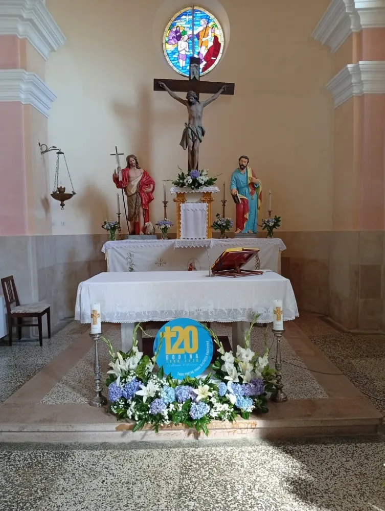 Fotografija uz članak „120. GODINA ŽUPE U BADLJEVINI Večeras paljenje Ivanjskog krijesa, sutra izravni prijenos euharistijskog slavlja“