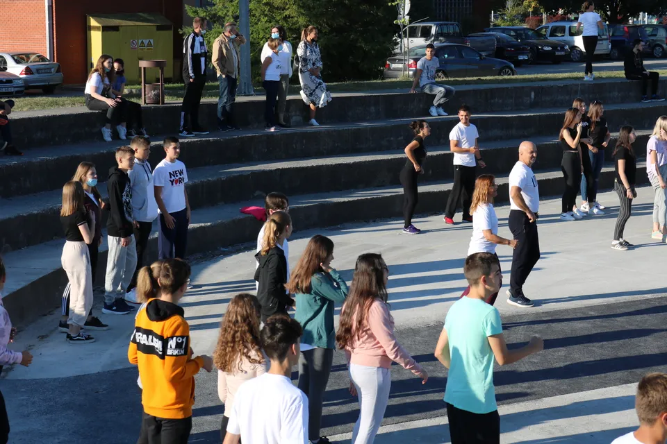 Fotografija uz članak „Pakrački srednjoškolci tjelovježbom obilježili Hrvatski olimpijski dan“