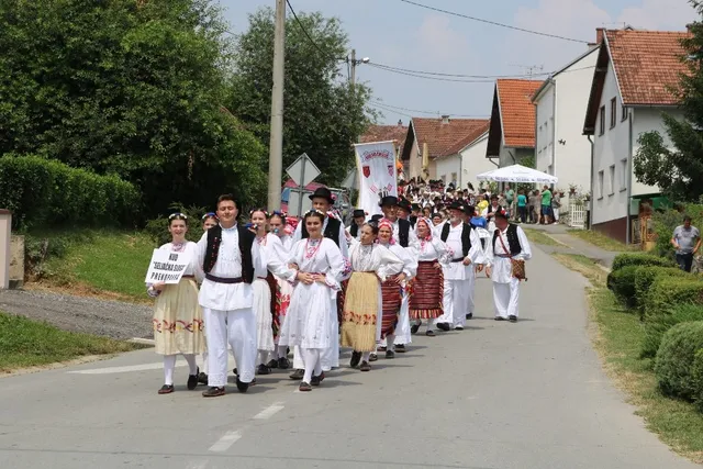 Fotografija uz članak „90 GODINA KUD-A "SELJAČKA SLOGA" PREKOPAKRA Rođendansko slavlje uz ples, pjesme i tambure“