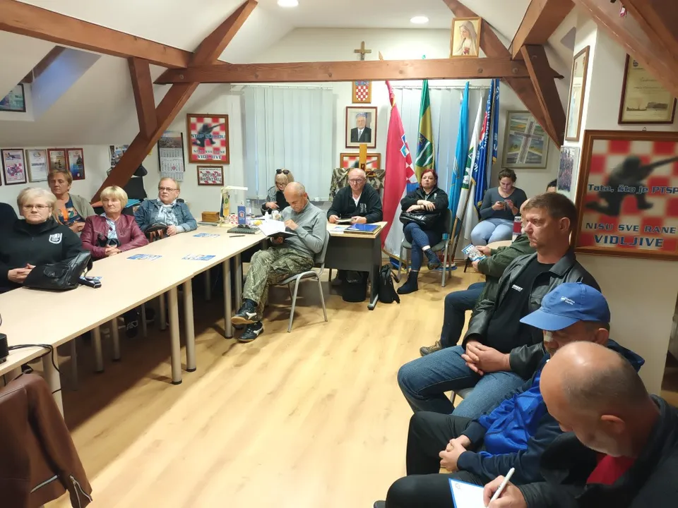 Fotografija uz članak „(PROMO) PROJEKT "LAMPSI - PODRŠKA LOKALNOJ ZAJEDNICI" Održane edukacije o menadžmentu i psihološkoj pomoći“