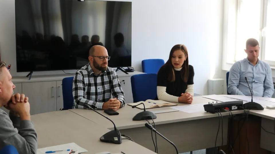 Fotografija uz članak „U Pakracu dodijeljeni ugovori poduzetnicima iz Programa poticanja zapošljavanja i razvoja poduzetništva“